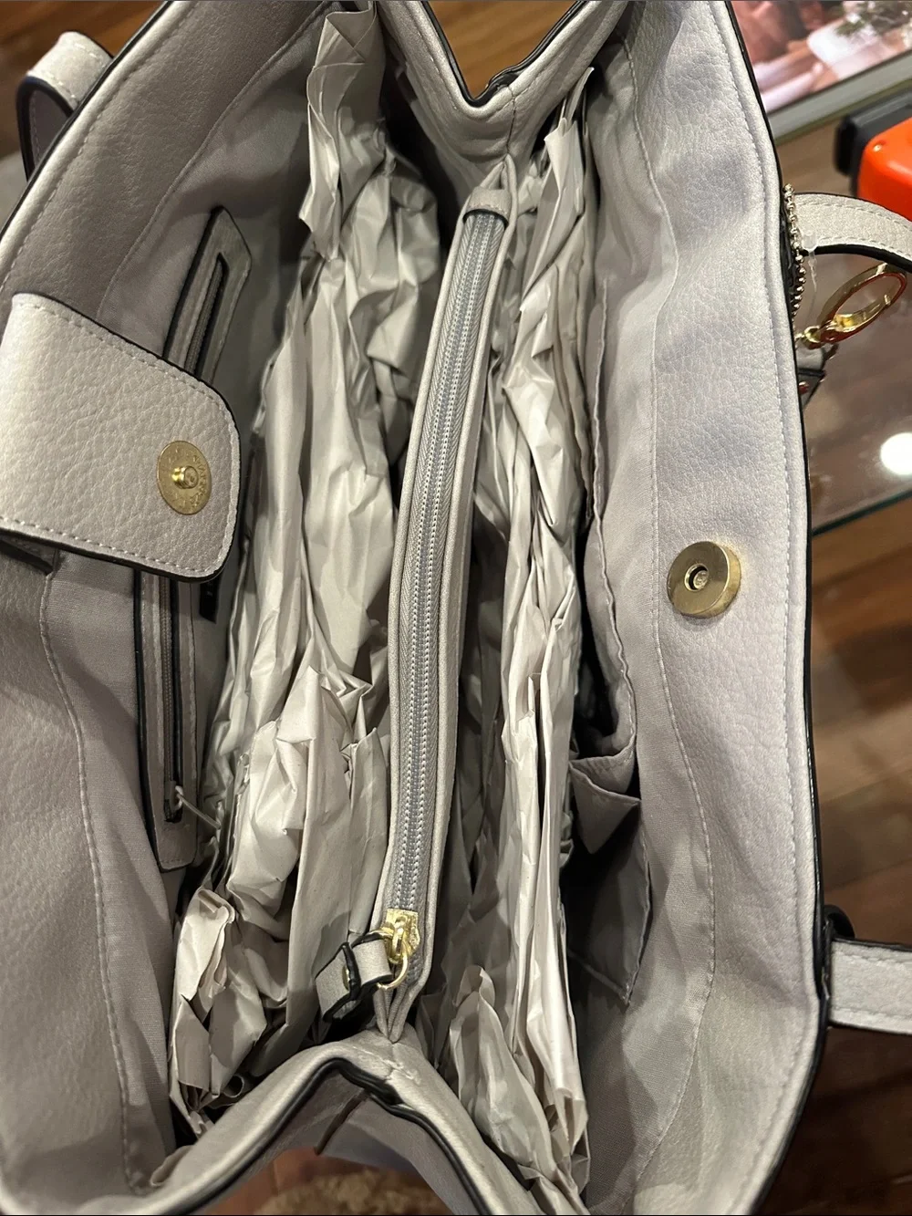 Bueno Vegan Light Gray Tote with Gold Charm